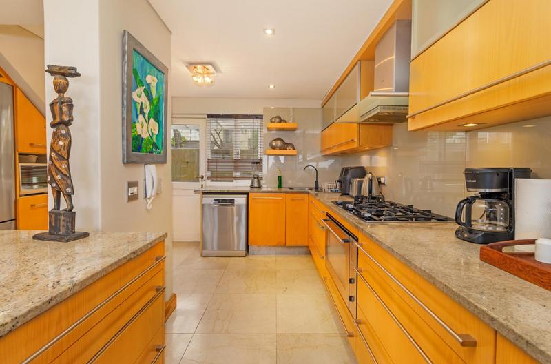 To Let 3 Bedroom Property for Rent in Dolphin Beach Western Cape